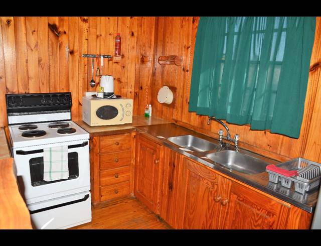 28 BEDROOM LODGE FOR SALE IN JEFFREYS BAY CENTRAL